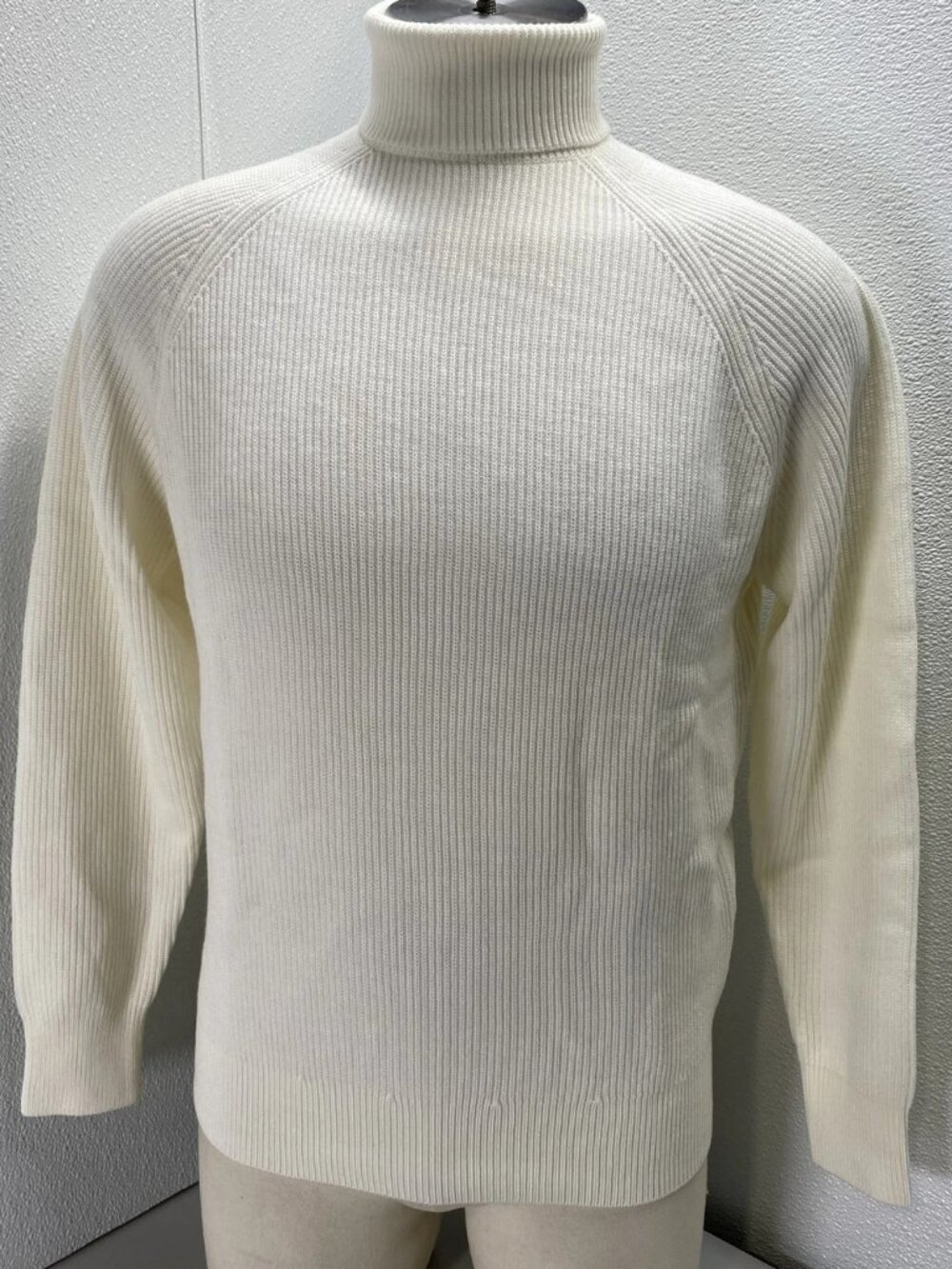 Suitsupply Mens Pure Wool Soft Ribbed Turtleneck Sweater Size L Off-White